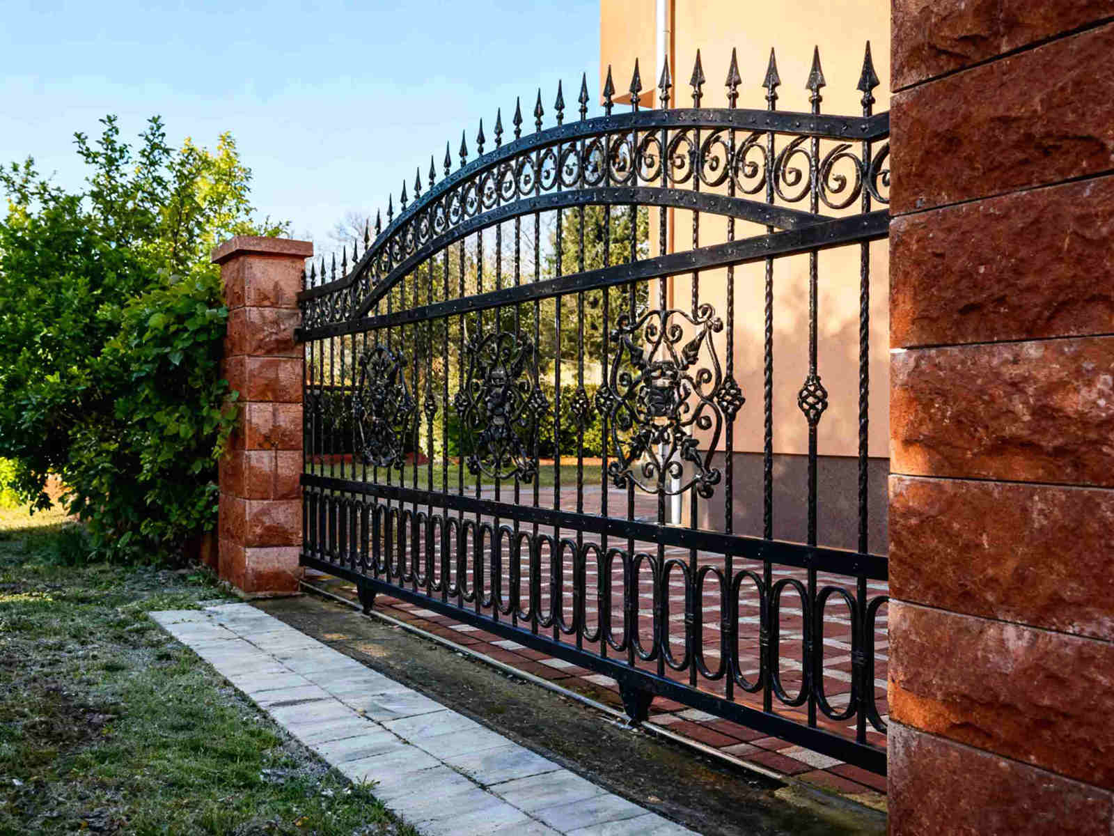 Single Wrought Iron Gates Ysig 193
